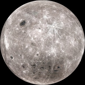 moon-1315172_640