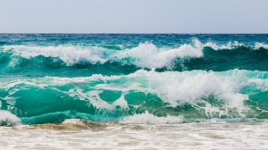 wave-2147491_640